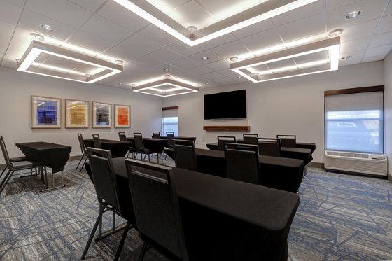 Holiday Inn Express & Suites Central Omaha By Ihg Зручності фото