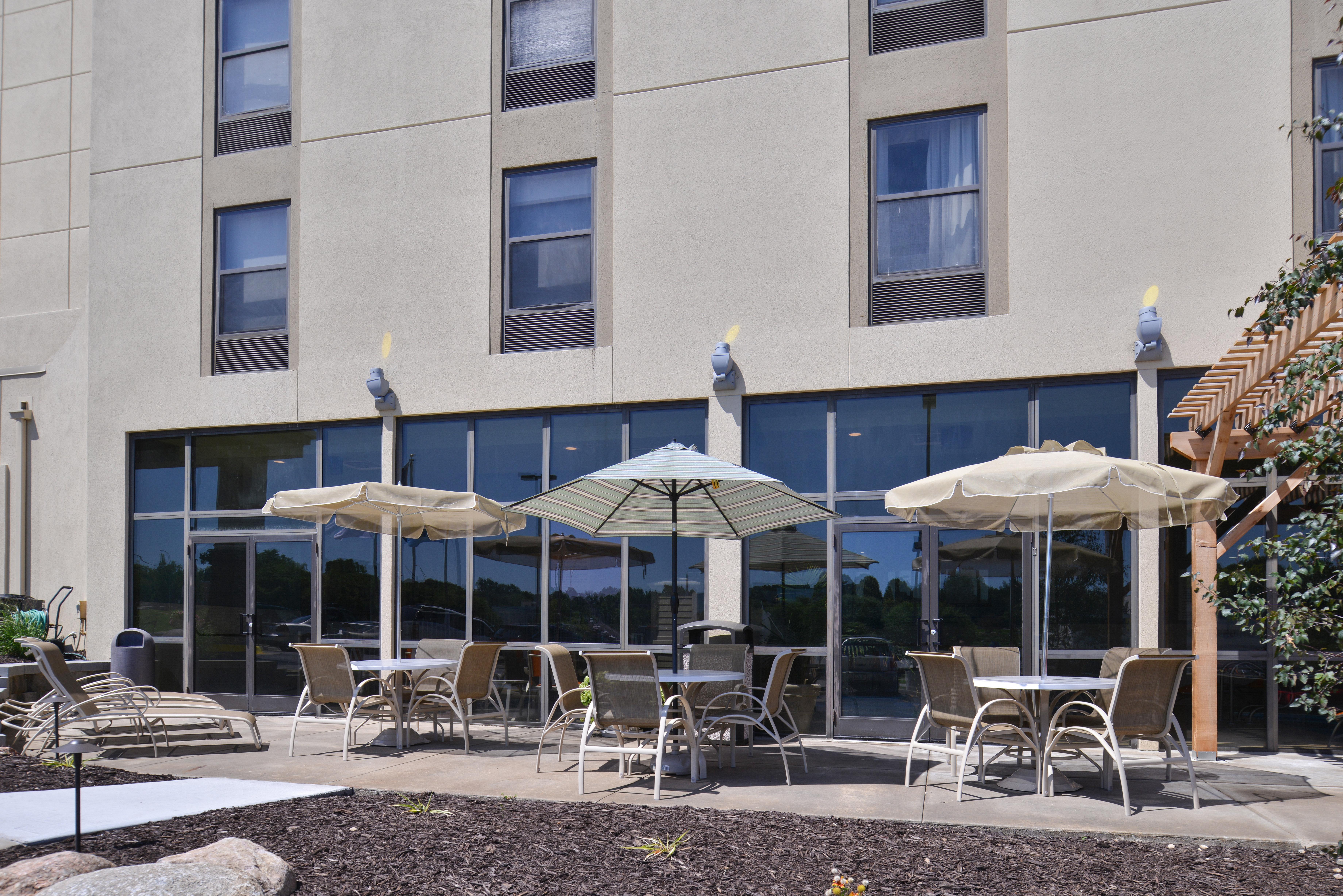 Holiday Inn Express & Suites Central Omaha By Ihg Екстер'єр фото